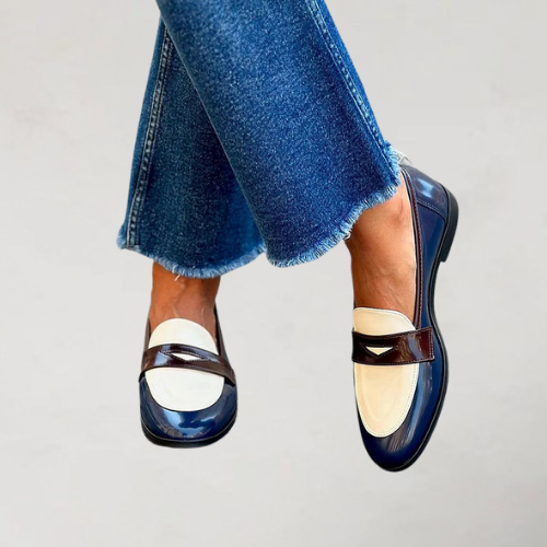 MARLEEN | MARINE BLUE LOAFER WITH SMALL HEEL